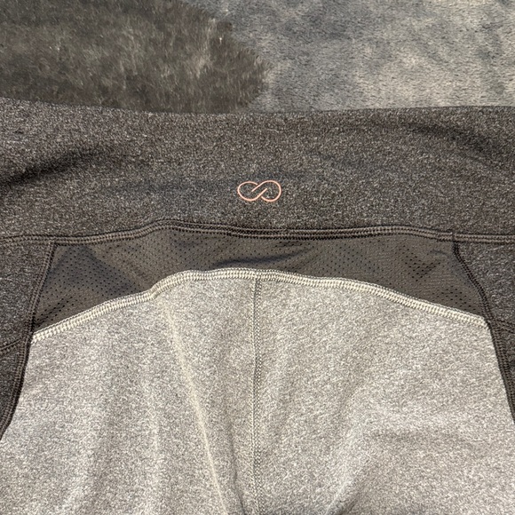 CALIA by Carrie Underwood Gray and Black 7/8 Leggings - Picture 8 of 8